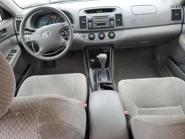 JTDBE32K220136952 - 2002 TOYOTA CAMRY LE WHITE photo 8