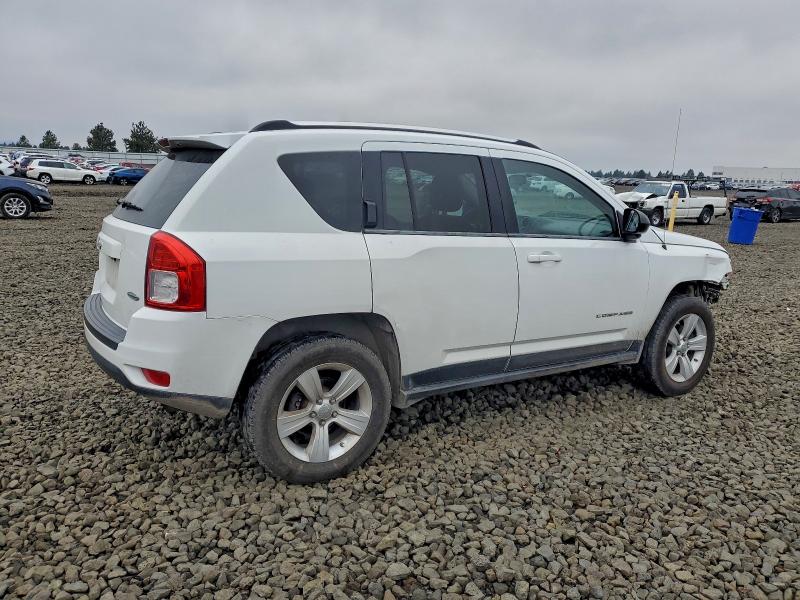 1J4NF1FB2BD164410 - 2011 JEEP COMPASS SPORT Weiß Foto 3