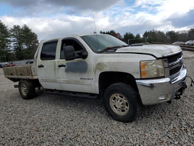 1GCHK23678F105040 - 2008 CHEVROLET SILVERADO K2500 HEAVY DUTY WHITE photo 4