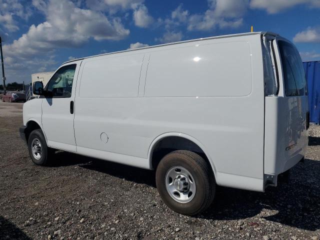 1GCWGAFP0S1161803 - 2025 CHEVROLET EXPRESS G2 WHITE photo 2