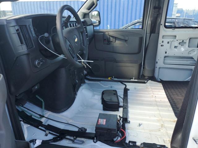 1GCWGAFP0S1161803 - 2025 CHEVROLET EXPRESS G2 WHITE photo 7