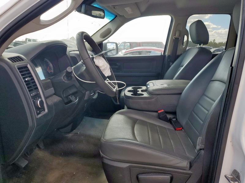 1C6RR7FG4JS331770 - 2018 RAM 1500 ST WHITE photo 7