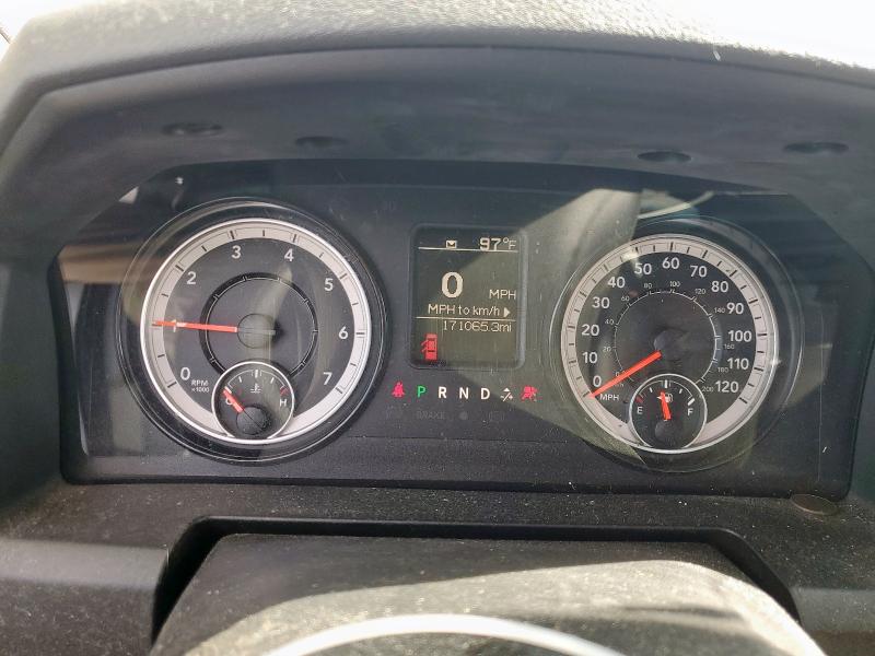 1C6RR7FG4JS331770 - 2018 RAM 1500 ST WHITE photo 9