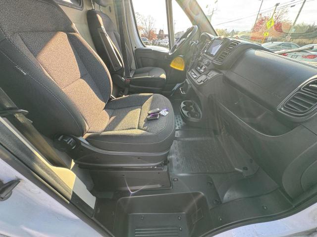 3C6LRVAG6NE109936 - 2022 RAM PROMASTER 1500 STANDARD WHITE photo 5