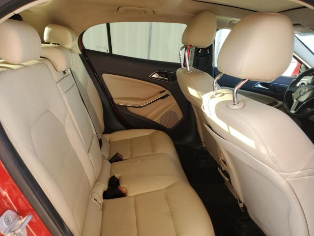 WDCTG4EBXFJ136997 - 2015 MERCEDES-BENZ GLA 250 红色 照片 10