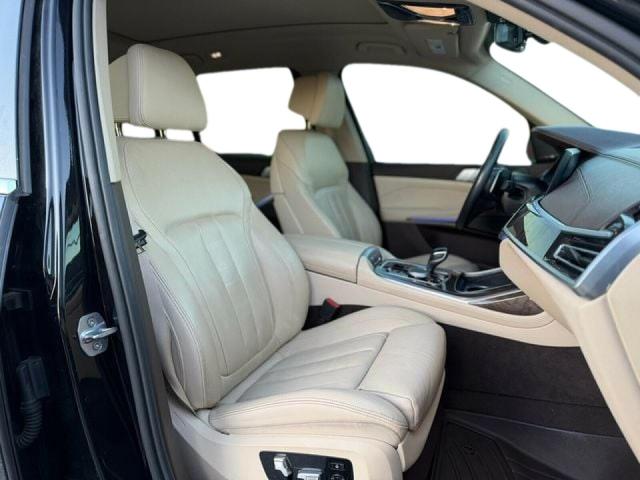 5UXCX4C58KLS38928 - 2019 BMW X7 XDRIVE50I BLACK photo 5