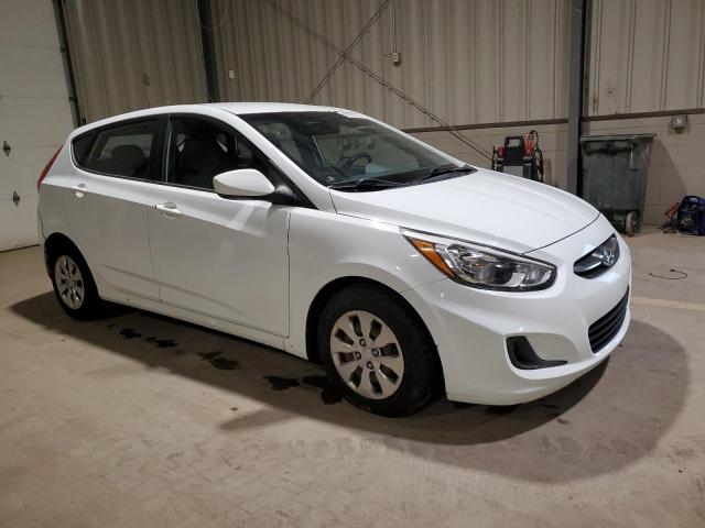 KMHCT5AE1FU208719 - 2015 HYUNDAI ACCENT GS თეთრი ფოტო 4