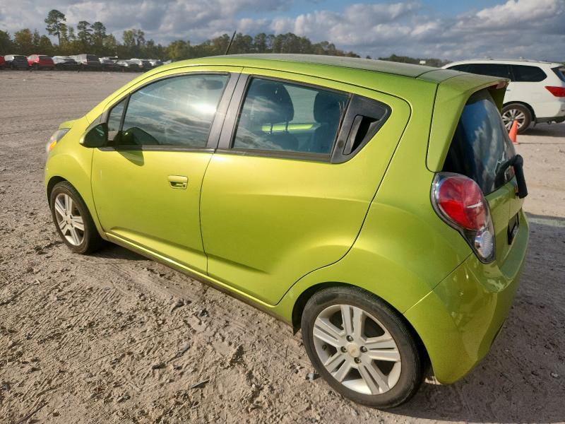 KL8CD6S95DC500586 - 2013 CHEVROLET SPARK 1LT 绿色 照片 2