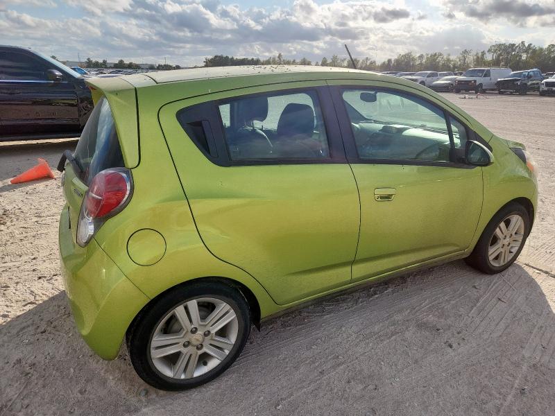 KL8CD6S95DC500586 - 2013 CHEVROLET SPARK 1LT 绿色 照片 3