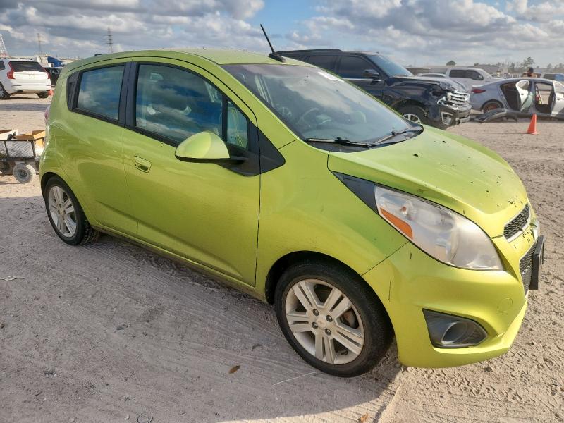KL8CD6S95DC500586 - 2013 CHEVROLET SPARK 1LT 绿色 照片 4