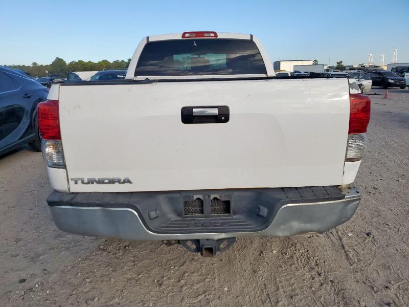 5TFRM5F1XBX029931 - 2011 TOYOTA TUNDRA DOUBLE CAB SR5 WHITE photo 6
