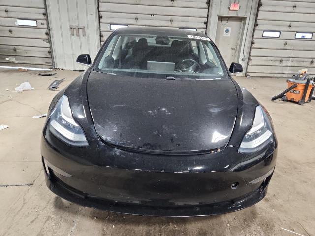 5YJ3E1EB3JF156132 - 2018 TESLA MODEL 3 Սև լուսանկար 5