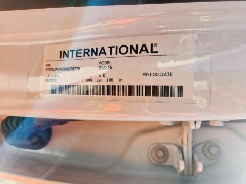 1HTKJPVK0PH076776 - 2023 CHEVROLET SILVERADO WHITE photo 10