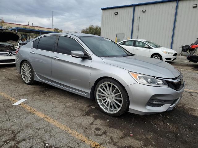 1HGCR2F51HA159215 - 2017 HONDA ACCORD SPORT ვერცხლისფერი ფოტო 4