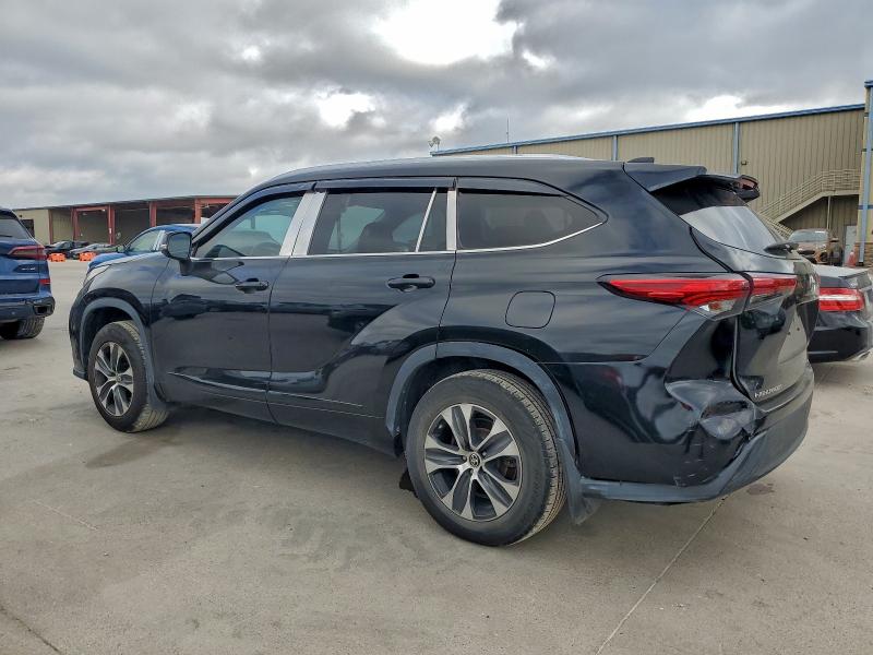 5TDGZRBH7MS528486 - 2021 TOYOTA HIGHLANDER XLE Schwarz Foto 2