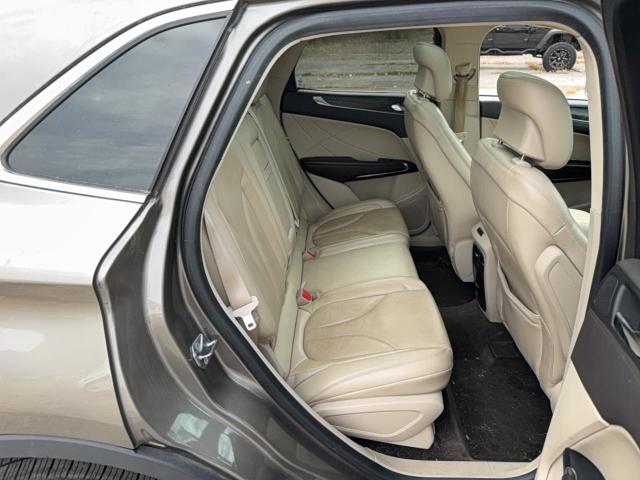 5LMCJ3D90HUL69989 - 2017 LINCOLN MKC RESERVE Braun Foto 6