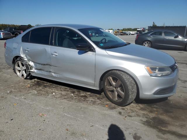3VW2K7AJ9EM226428 - 2014 VOLKSWAGEN JETTA BASE SILVER photo 4