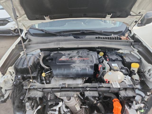 ZACCJBAB9JPG80935 - 2018 JEEP RENEGADE SPORT WHITE photo 11