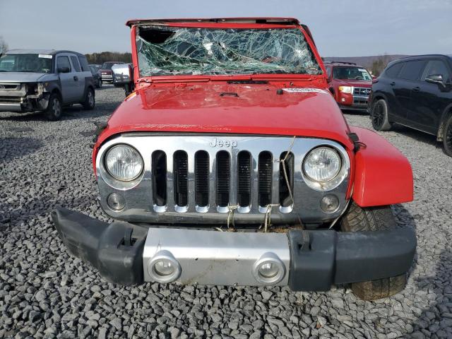1C4HJWEG7FL556659 - 2015 JEEP WRANGLER U SAHARA Rot Foto 5