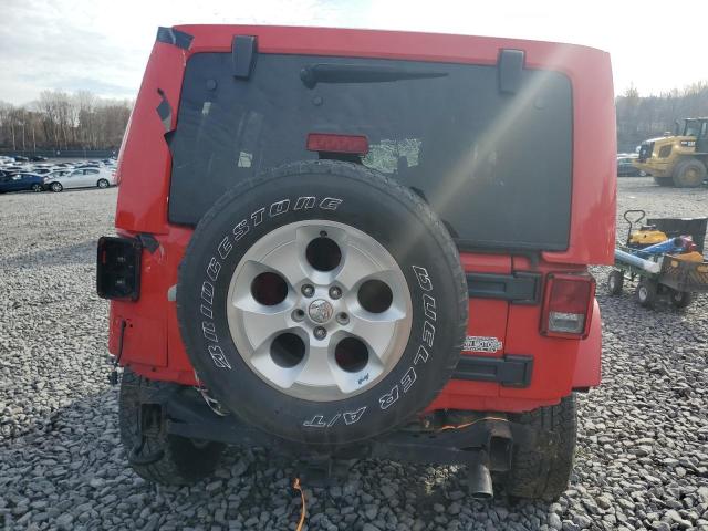 1C4HJWEG7FL556659 - 2015 JEEP WRANGLER U SAHARA Rot Foto 6