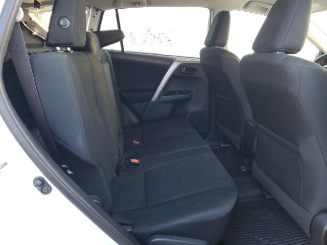 2T3BFREV1JW745174 - 2018 TOYOTA RAV4 LE თეთრი ფოტო 11