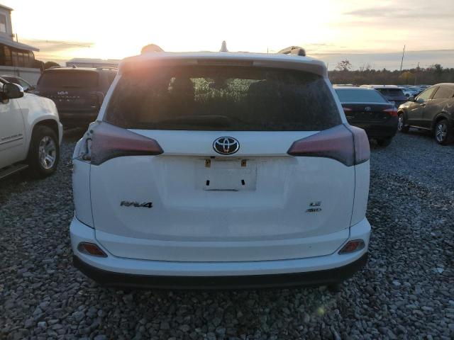 2T3BFREV1JW745174 - 2018 TOYOTA RAV4 LE თეთრი ფოტო 6