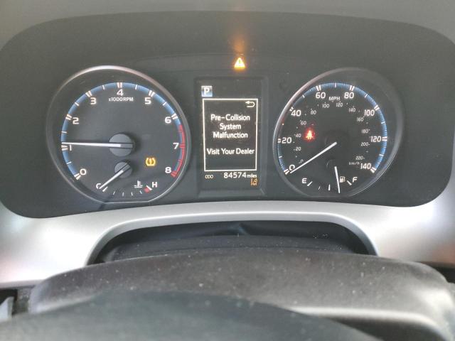 2T3BFREV1JW745174 - 2018 TOYOTA RAV4 LE თეთრი ფოტო 9