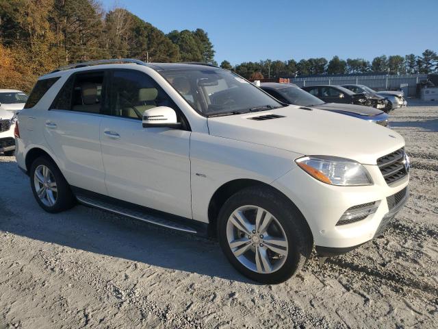 4JGDA5HB7CA027465 - 2012 MERCEDES-BENZ ML 350 4MATIC WHITE photo 4