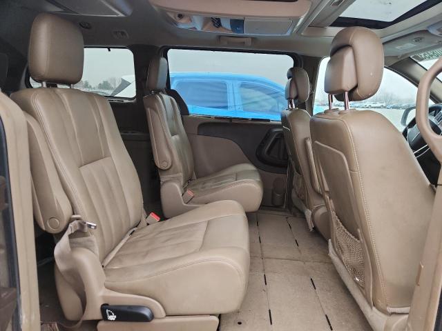 2C4RC1CG9GR150928 - 2016 CHRYSLER TOWN & COU TOURING L GOLD photo 11