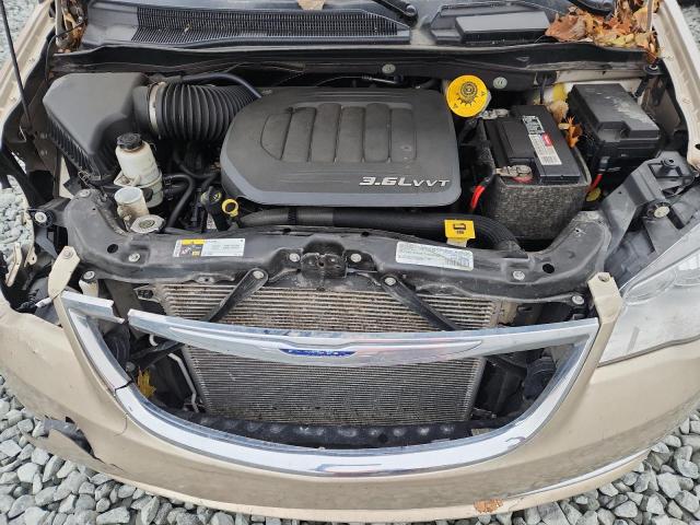 2C4RC1CG9GR150928 - 2016 CHRYSLER TOWN & COU TOURING L GOLD photo 12