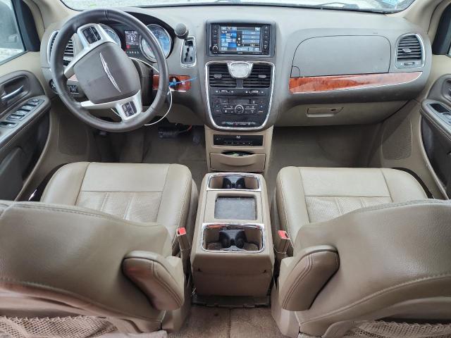 2C4RC1CG9GR150928 - 2016 CHRYSLER TOWN & COU TOURING L GOLD photo 8