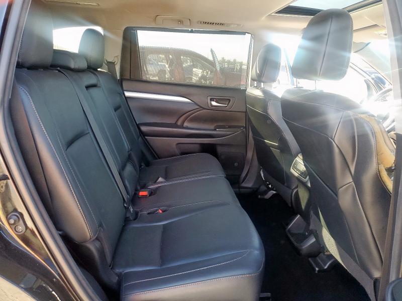 5TDJZRFH0JS882572 - 2018 TOYOTA HIGHLANDER SE Սև լուսանկար 11