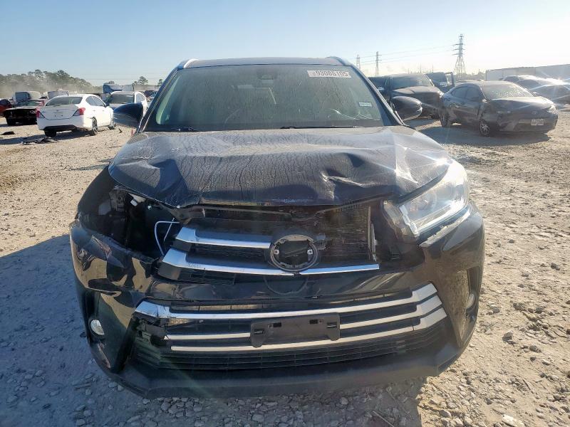 5TDJZRFH0JS882572 - 2018 TOYOTA HIGHLANDER SE Սև լուսանկար 5