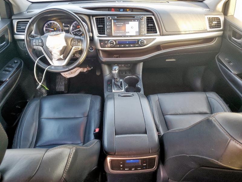 5TDJZRFH0JS882572 - 2018 TOYOTA HIGHLANDER SE Սև լուսանկար 8