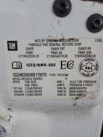 1GCHK29U06E179070 - 2006 CHEVROLET SILVERADO K2500 HEAVY DUTY WHITE photo 13
