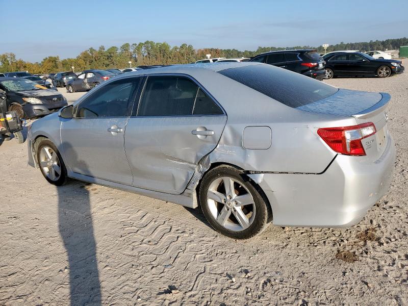 4T1BF1FKXCU117115 - 2012 TOYOTA CAMRY BASE 银色 照片 2