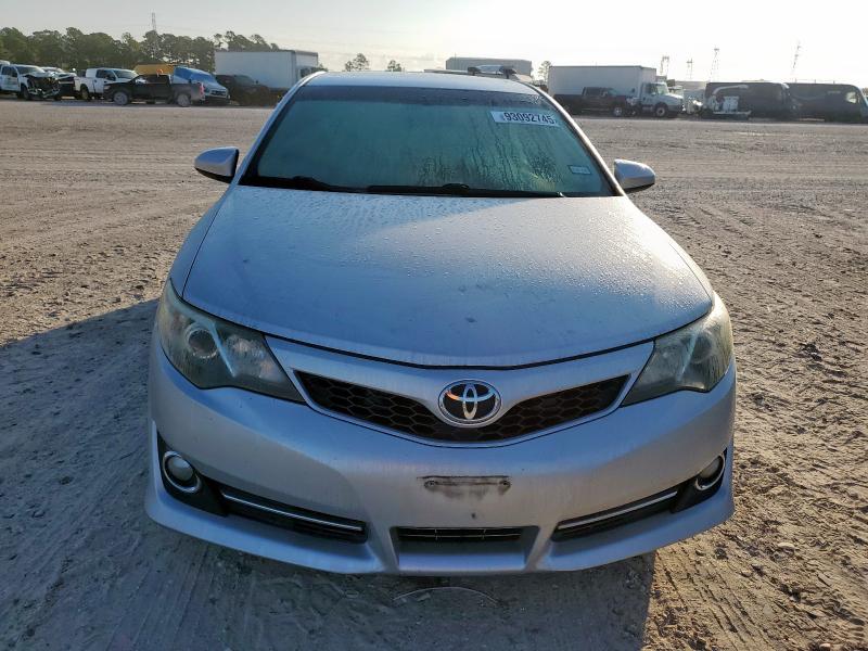 4T1BF1FKXCU117115 - 2012 TOYOTA CAMRY BASE 银色 照片 5