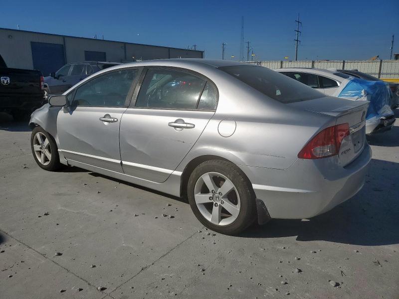 19XFA1F62AE025953 - 2010 HONDA CIVIC LX-S 银色 照片 2