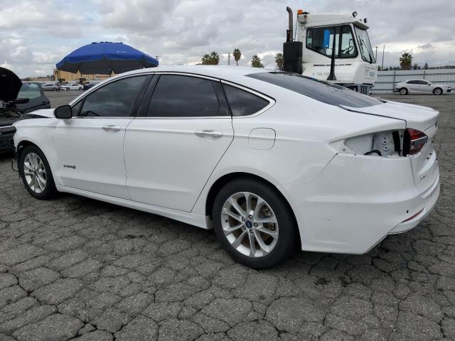 3FA6P0MU8KR200426 - 2019 FORD FUSION SEL თეთრი ფოტო 2