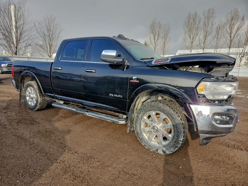 3C6UR5FL5NG318017 - 2022 RAM 2500 LARAMIE BLACK photo 4