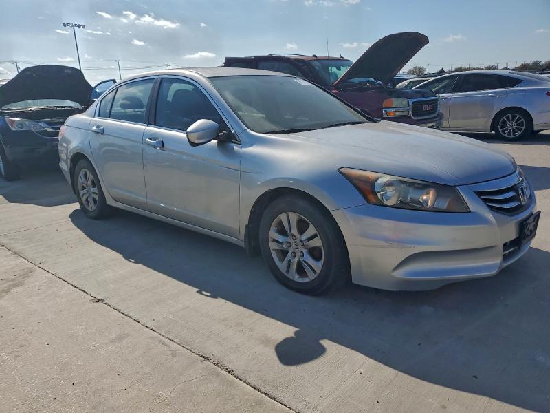 1HGCP2F49CA001355 - 2012 HONDA ACCORD LXP 银色 照片 4