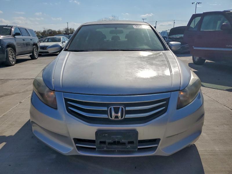 1HGCP2F49CA001355 - 2012 HONDA ACCORD LXP 银色 照片 5