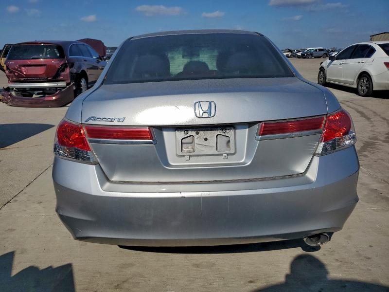 1HGCP2F49CA001355 - 2012 HONDA ACCORD LXP 银色 照片 6