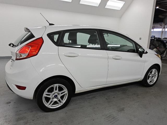 3FADP4EJ9HM136096 - 2017 FORD FIESTA SE WHITE photo 3