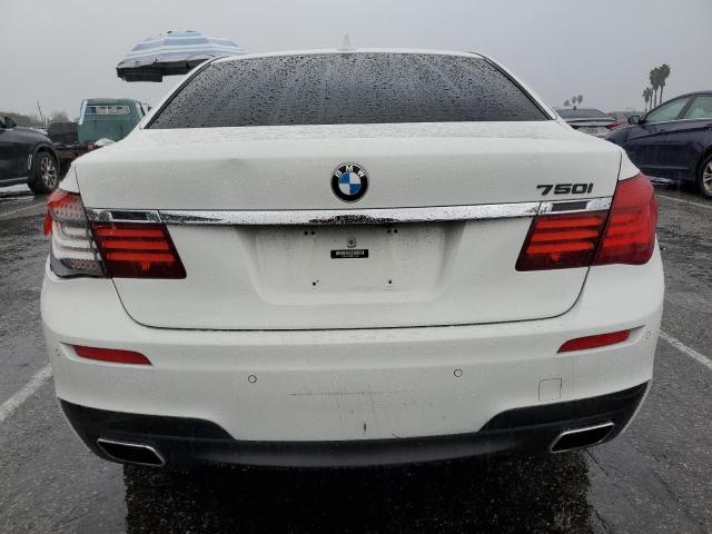 WBAYA8C56FD825593 - 2015 BMW 750 I Biały zdjęcie 6