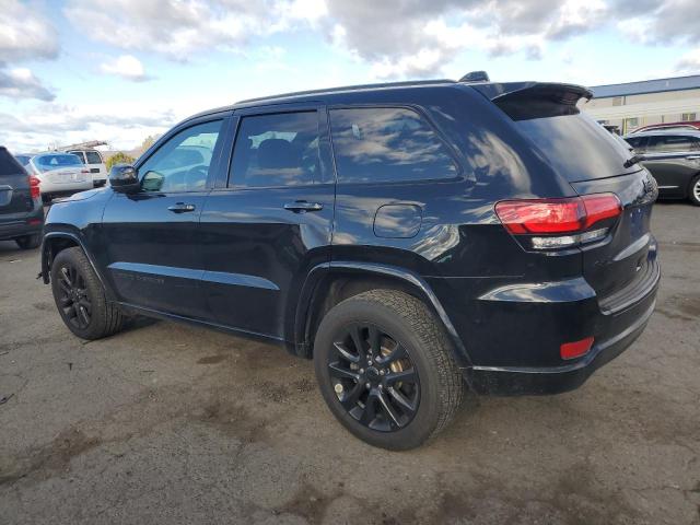 1C4RJFAG0JC227966 - 2018 JEEP GRAND CHER LAREDO Czarny zdjęcie 2