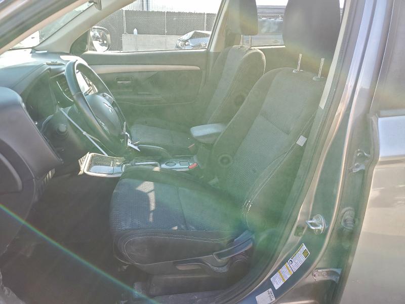 JA4AD2A39HZ014946 - 2017 MITSUBISHI OUTLANDER ES SILVER photo 7