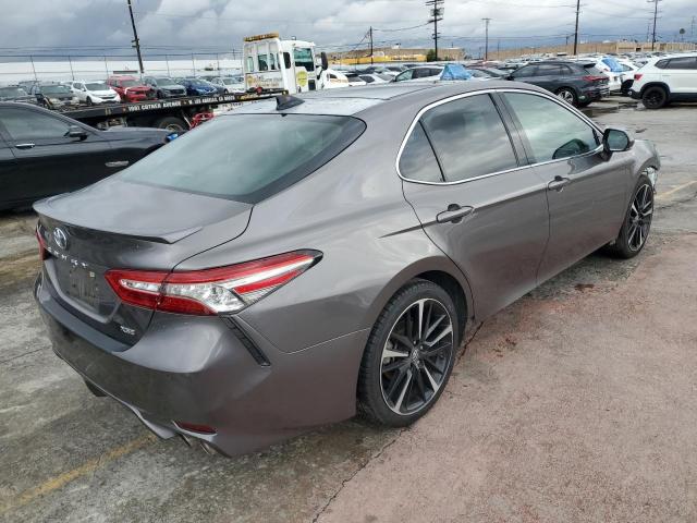 4T1B61HK5KU821704 - 2019 TOYOTA CAMRY XSE ნაცრისფერი ფოტო 3