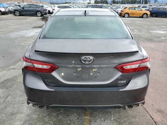 4T1B61HK5KU821704 - 2019 TOYOTA CAMRY XSE ნაცრისფერი ფოტო 6
