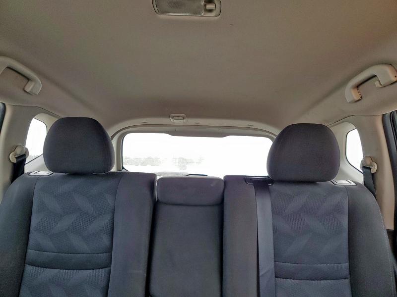 KNMAT2MT7GP594857 - 2016 NISSAN ROGUE S BLACK photo 10